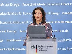 Berlin Deutschland Wirtschaftsministerium Pressestatement Zu Aktuellen Kabinetthemen Bundesministerin Fuer Wirtschaft Und Energie Katherina Reiche CDU