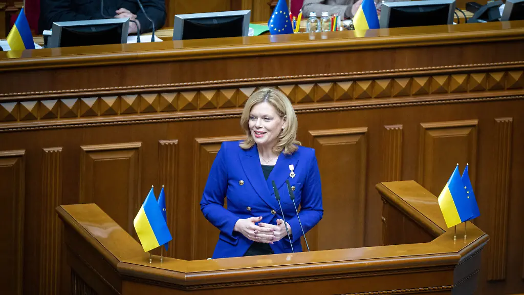 Julia-Kloeckner-CDU-Bundestagspraesidentin-spricht-als-erste-Vertreterin-Deutschlands-in-der-Werchowna-Rada-dem-Parlament