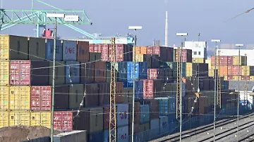 570237776
