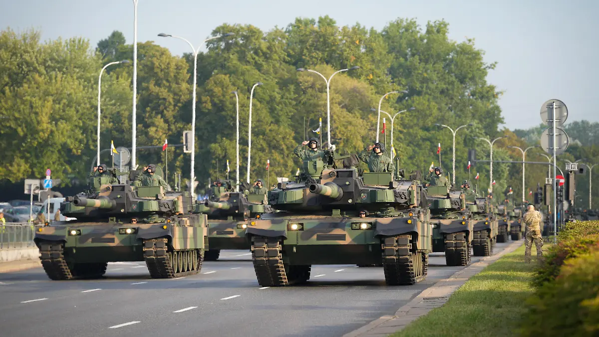 Polnische K2-Panzer bei einer Militärparade in Warschau