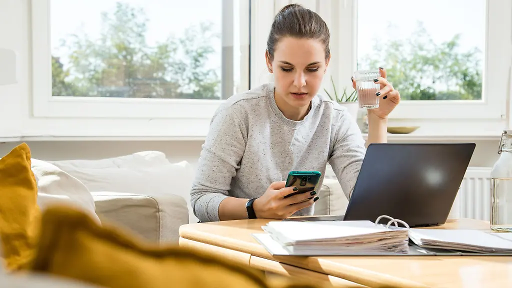 Ruhe-bewahren-in-Krisenzeiten-Gerade-in-unsicheren-Zeiten-sollte-man-Angebote-und-Forderungen-sorgfaeltig-pruefen-und-keine-vorschnellen-Entscheidungen-treffen