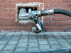 Angebote unbedingt prüfen: Vorsicht: Betrüger locken mit Billig-Öl – Verbraucherschützer warnen