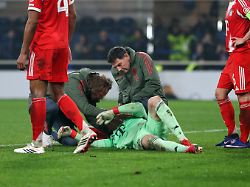Urbig, Davies, Musiala fehlen : Verletztensorgen spülen wohl alten Bekannten ins Tor des FC Bayern