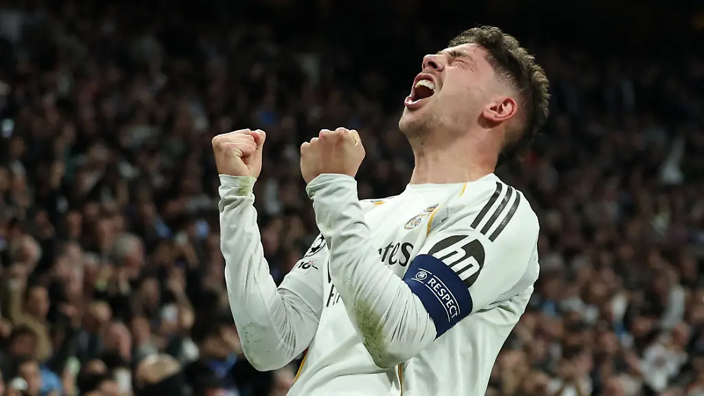 Soccer-Football-UEFA-Champions-League-Round-of-16-First-Leg-Real-Madrid-v-Manchester-City-Santiago-Bernabeu-Madrid-Spain-March-11-2026-Real-Madrid-s-Federico-Valverde-celebrates-scoring-their-first-goal-REUTERS-Violeta-Santos-Moura