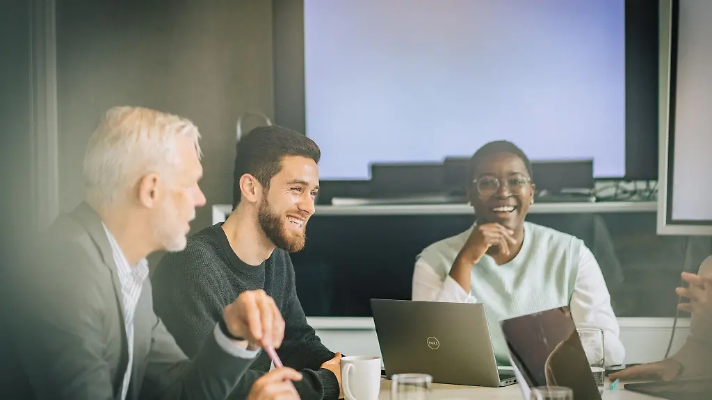 Vorbereitung-hilft-Ein-kurzer-klarer-Pitch-den-man-regelmaessig-uebt-kann-die-Nervositaet-vor-Selbstvorstellungen-deutlich-reduzieren