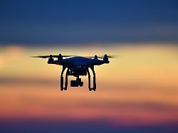 Bayern: Vermisste Frau mit Drohne gefunden - Transport in Schubkarre