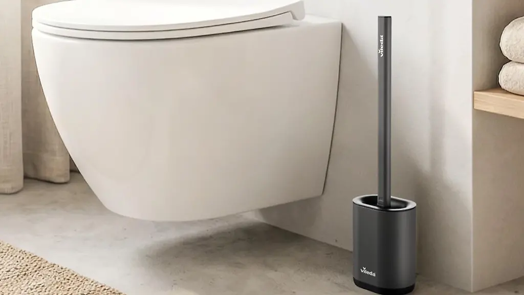 Eine-klassische-Klobuerste-ist-ein-echter-Schmutzfaenger-Ein-Modell-von-Vileda-verspricht-mehr-Hygiene