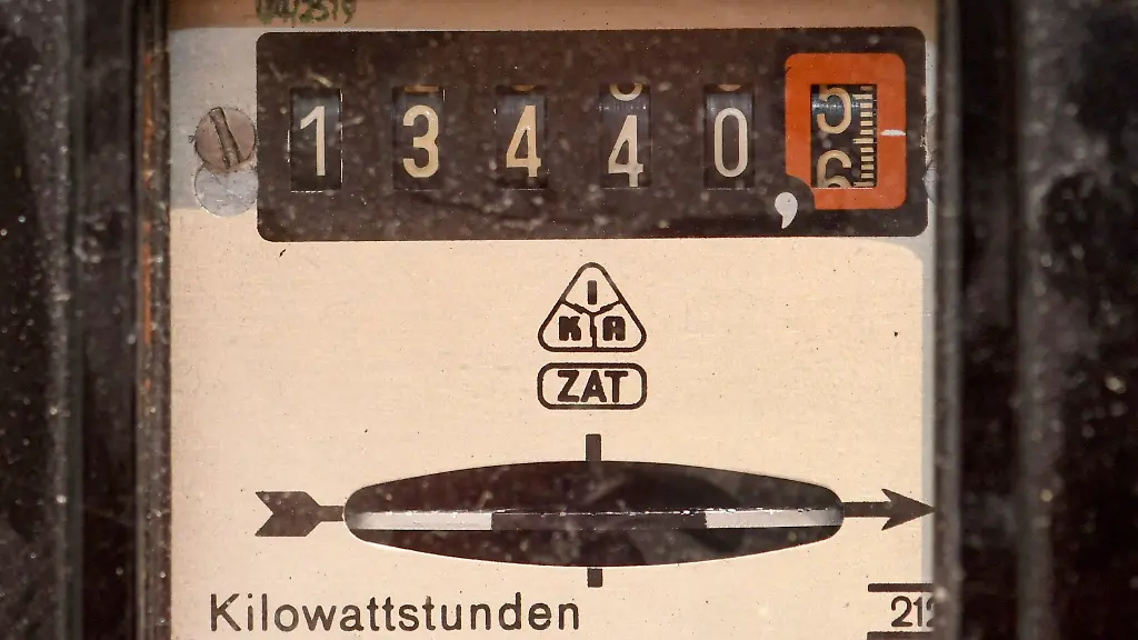 Stromzaehler-Verbrauchszaehler-in-einem-Haus-in-Freiburg