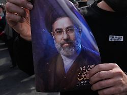 Erste Botschaft Chameneis: Irans neuer oberster Führer fordert Rache für Kriegsopfer