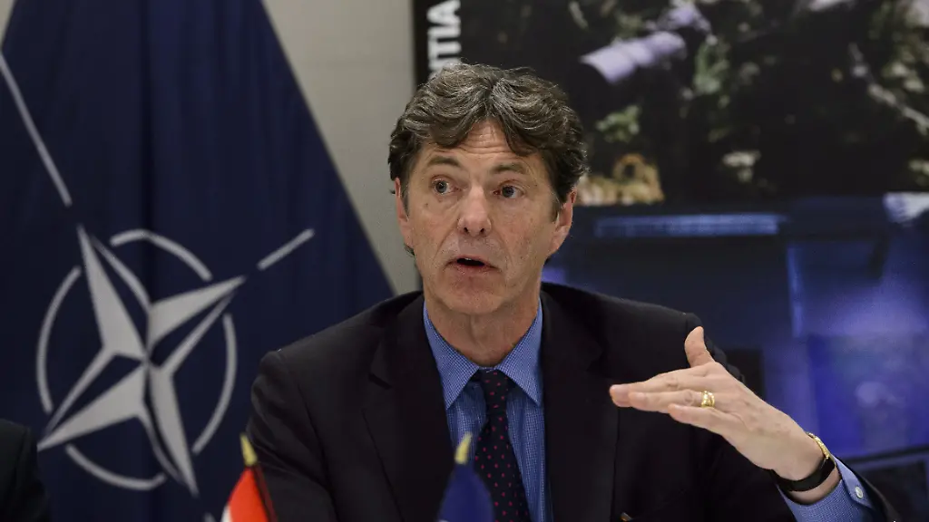THE-CANADIAN-PRESS-2018-05-24-Arndt-Freytag-von-Loringhoven-NATO-Assistant-Secretary-General-for-Intelligence-joins-Rear-Admiral-Scott-Bishop-Commander-of-Canadian-Forces-Intelligence-Command-and-Chair-of-the-NATO-Military-Intelligence-Committee-and-speak-to-media-regarding-their-participation-in-the-NATO-Military-Intelligence-Committee-Conference-in-Ottawa-on-Thursday-May-24-2018