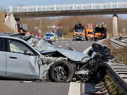 Auto prallt gegen Leitplanke: MV-Wirtschaftsminister Blank nach Unfall schwer verletzt in Klinik