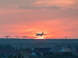 Teures Kerosin und Umwege: Iran-Krieg treibt Flugpreise auf Rekordhöhe