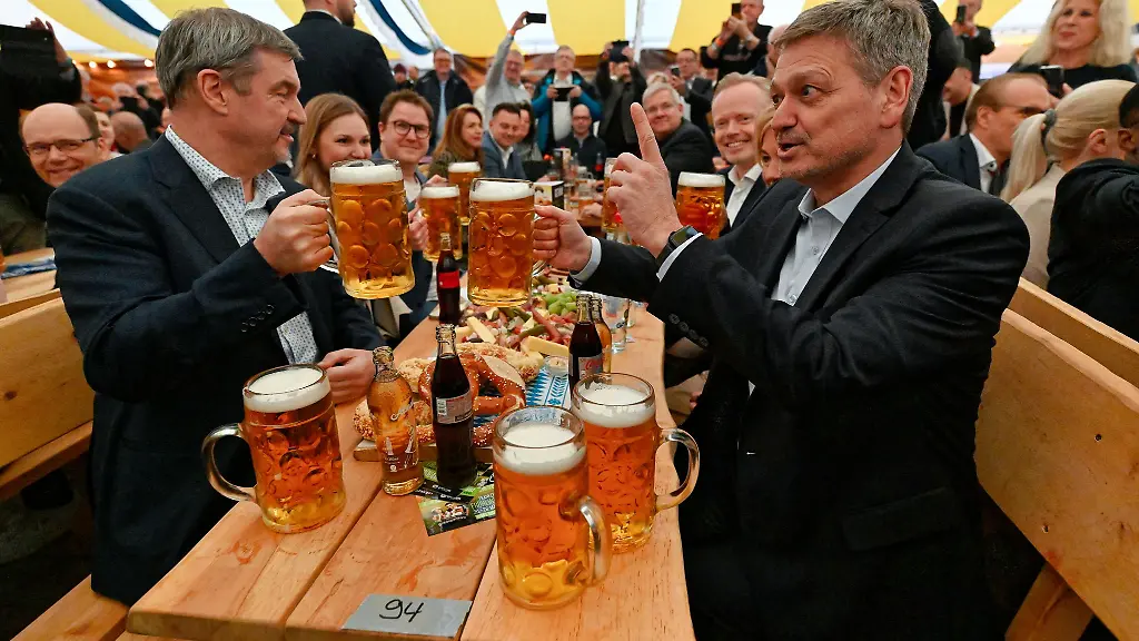 Soeder-l-CSU-war-nach-Frankenthal-gekommen-um-im-Landtagswahlkampf-den-CDU-Kandidaten-Christian-Baldauf-r-zu-unterstuetzen