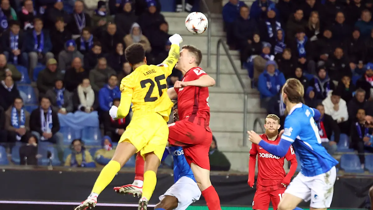 Freiburg Spieler reagieren enttäuscht nach dem Abpfiff