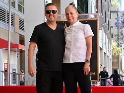 "Eine harte Zeit": Partnerin von Ricky Gervais hat Krebs