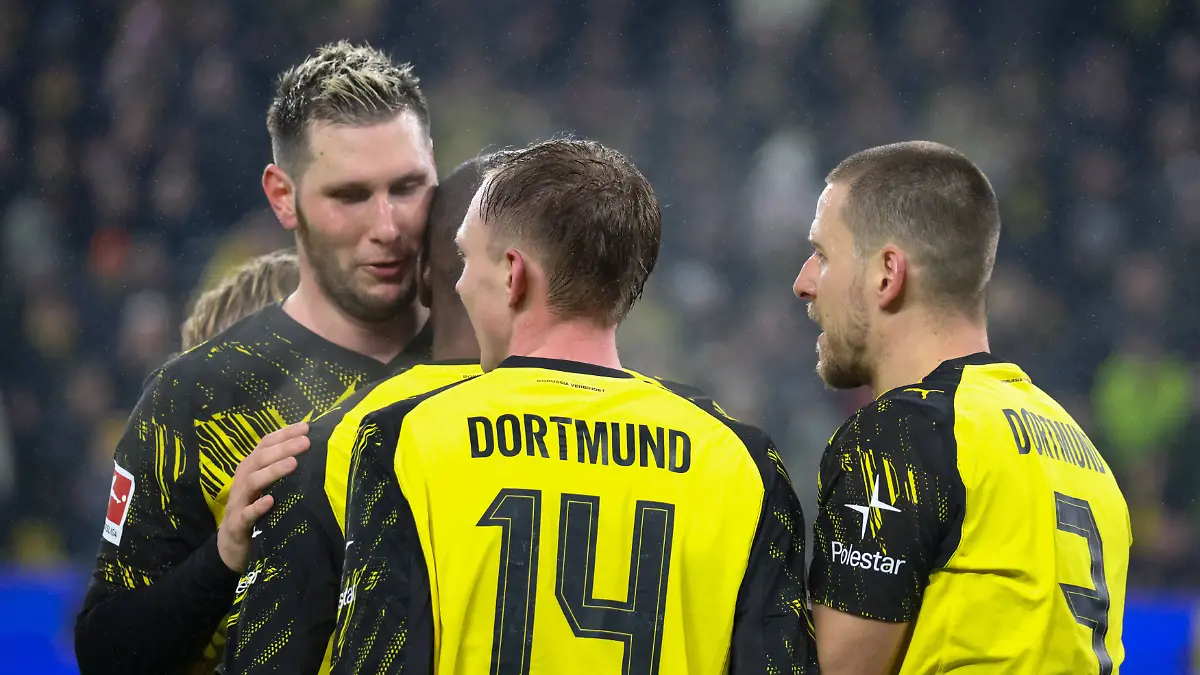 Dortmund-Deutschland-13-Februar-2026-1-Bundesliga-2025-2026-Borussia-Dortmund-vs-1-FSV-Mainz-05-Im-Bild-Torschuetze-Serhou-Guirassy-BVB-verdeckt-im-Bild-macht-das-Tor-zum-3-0-fuer-Dortmund-und-jubelt-mit-Niklas-Suele-Suele-BVB-Maximilian-Beier-BVB-und-Waldemar-Anton-BVB-DFL-regulations-prohibit-any-use-of-photographs-as-image-sequences-and-or-quasi-video
