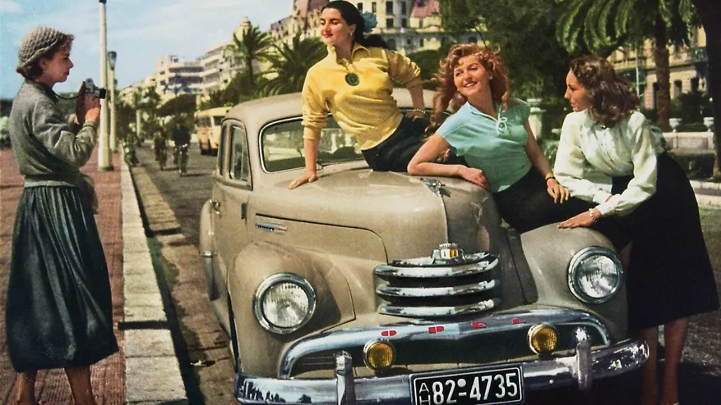 01_Symbol_des_Wirtschaftswunders_-_Der_luxuriose_Opel_Kapitan__Foto_Opel