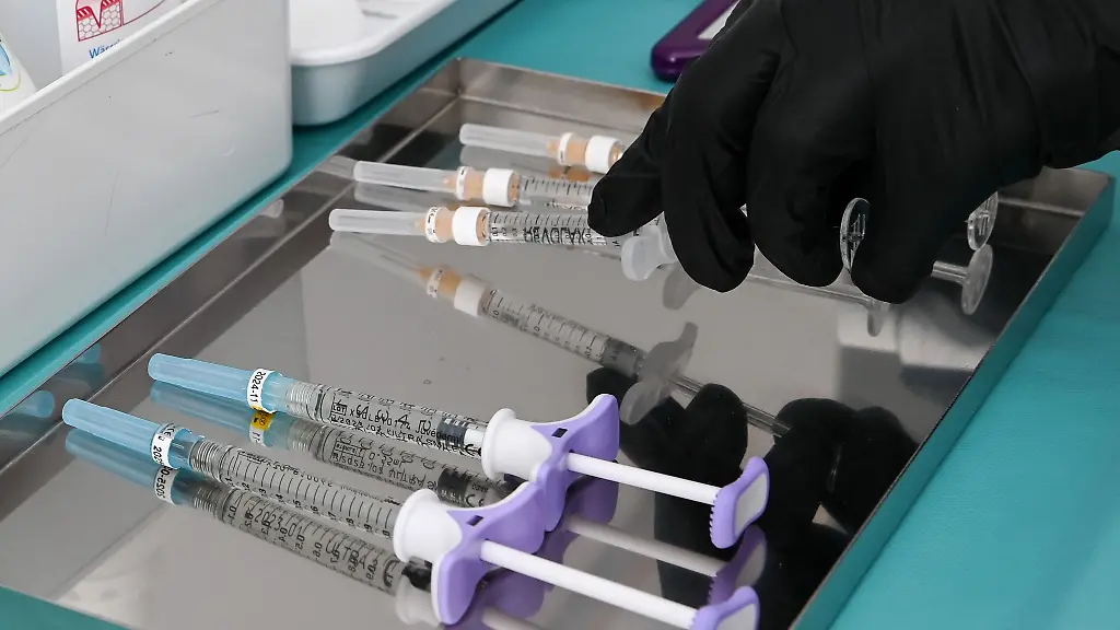 Zahlreiche-Influencer-machen-auf-Instagram-Werbung-fuer-Schoenheitseingriffe-Symbolbild