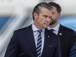 In den Untergrund zurückgezogen: Hegseth: Oberster Führer des Iran bei Angriff "verletzt und entstellt"