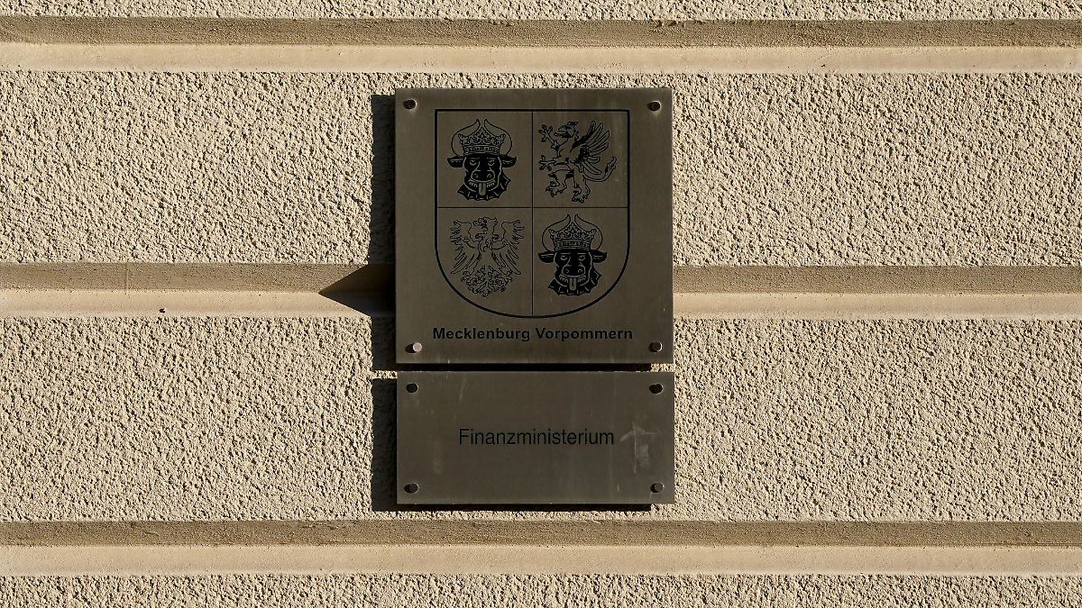 Mehr Geld für Beamte - Tarifabschluss wird übertragen