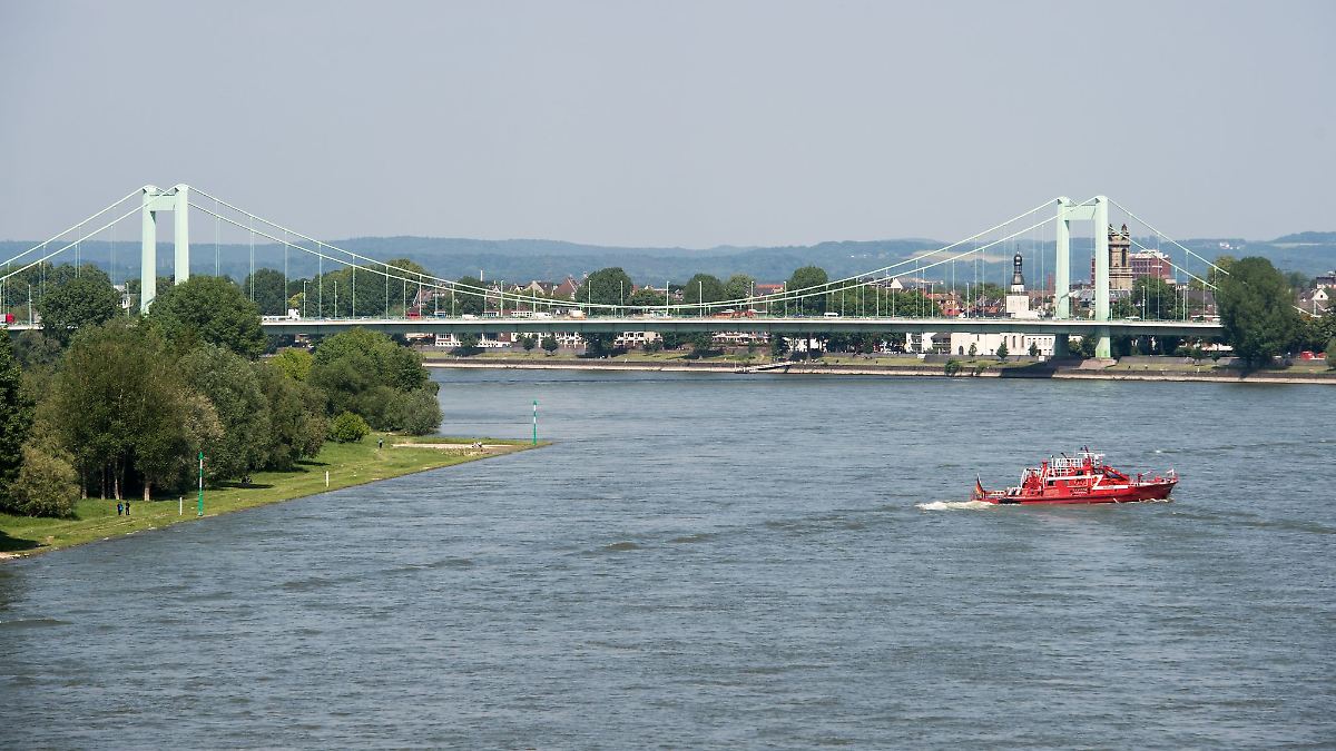Mülheimer Brücke in Köln in eine Richtung für Autos gesperrt