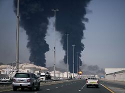 Rauch über Ölhafen: Revolutionsgarden erklären US-Einrichtungen in Emiraten zu Zielen