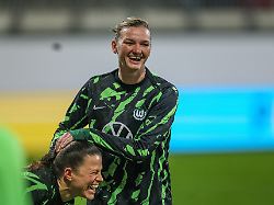 Zuvor emotionaler VfL-Abschied: DFB-Ikone Popp wechselt zum Drittligisten Borussia Dortmund