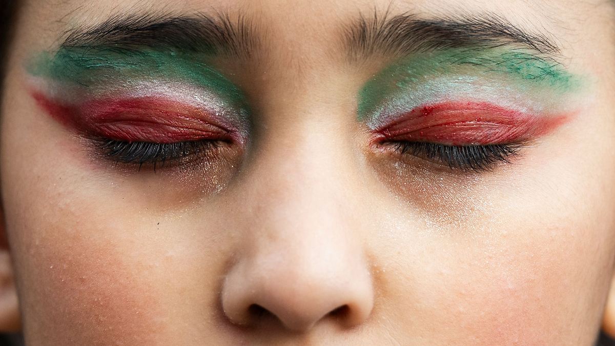 Hunderte Menschen bei Demos in Frankfurt