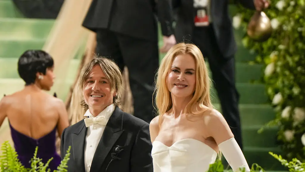 Celebrities-arrive-at-the-2024-Met-Gala-Celebrating-Sleeping-Beauties-Reawakening-Fashion-Featuring-Nicole-Kidman-Keith-Urban-Where-New-York-New-York-United-States-When-06-May-2024-Credit-Jennifer-Graylock-INSTARimages-EDITORIAL-USE-ONLY