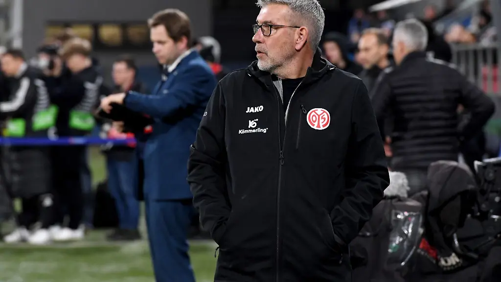 Mainz-Coach-Urs-Fischer-muss-in-Bremen-auf-Offensivspieler-Silas-verzichten