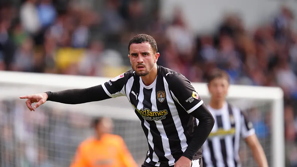 Notts-County-v-Fleetwood-Town-Sky-Bet-League-Two-Meadow-Lane-Notts-County-s-Oliver-Norburn-during-the-Sky-Bet-League-Two-match-at-Meadow-Lane-Nottingham-Picture-date-Saturday-September-6-2025-Photo-credit-should-read-Mike-Egerton-PA-Wire-RESTRICTIONS-EDITORIAL-USE-ONLY-No-use-with-unauthorised-audio-video-data-fixture-lists-club-league-logos-or-live-services-Online-in-match-use-limited-to-120-images-no-video-emulation-No-use-in-betting-games-or-single-club-league-player-publications