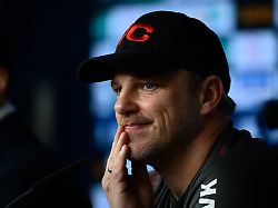 Kollege schwer überrascht: "Menschenskinder": Kölns Trainer sorgt für rührenden Moment