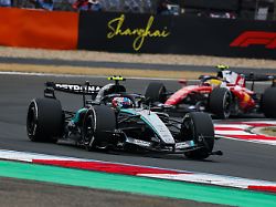 Antonelli gewinnt erstmals: Mercedes führt Konkurrenz vor, Verstappen erlebt nächsten Albtraum