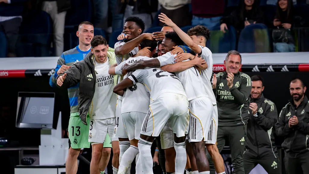 March-14-2026-Madrid-Madrid-Spain-Arda-Guler-of-Real-Madrid-L-celebrates-his-goal-with-his-teammates-during-the-LaLiga-EA-Sports-football-match-between-Real-Madrid-CF-v-Elche-CF-at-Estadio-Bernabeu-in-Madrid-Spain-on-March-14-2026