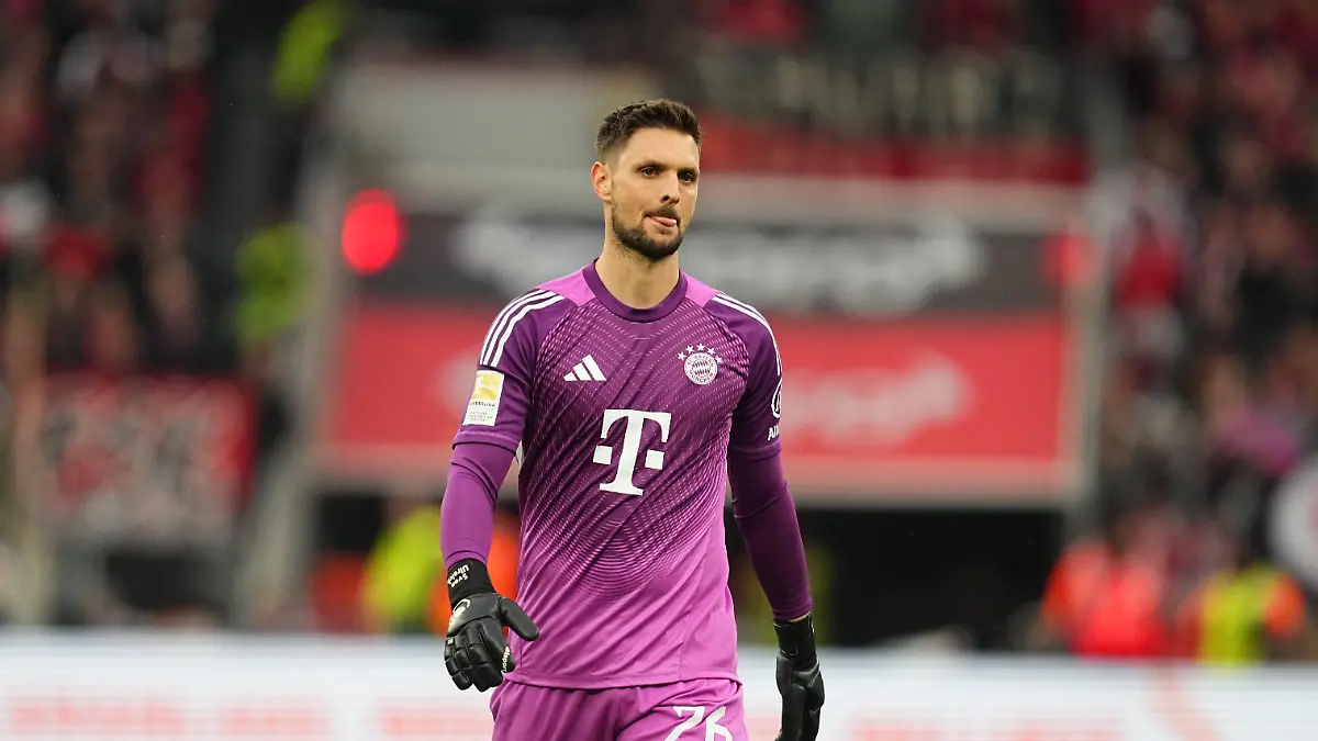 Sven Ulreich im Trikot des FC Bayern München in der BayArena