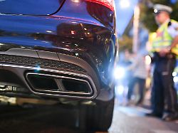 Baden-Württemberg: Polizei stoppt nächtliche Drift-Übungen bei Tuner-Treffs