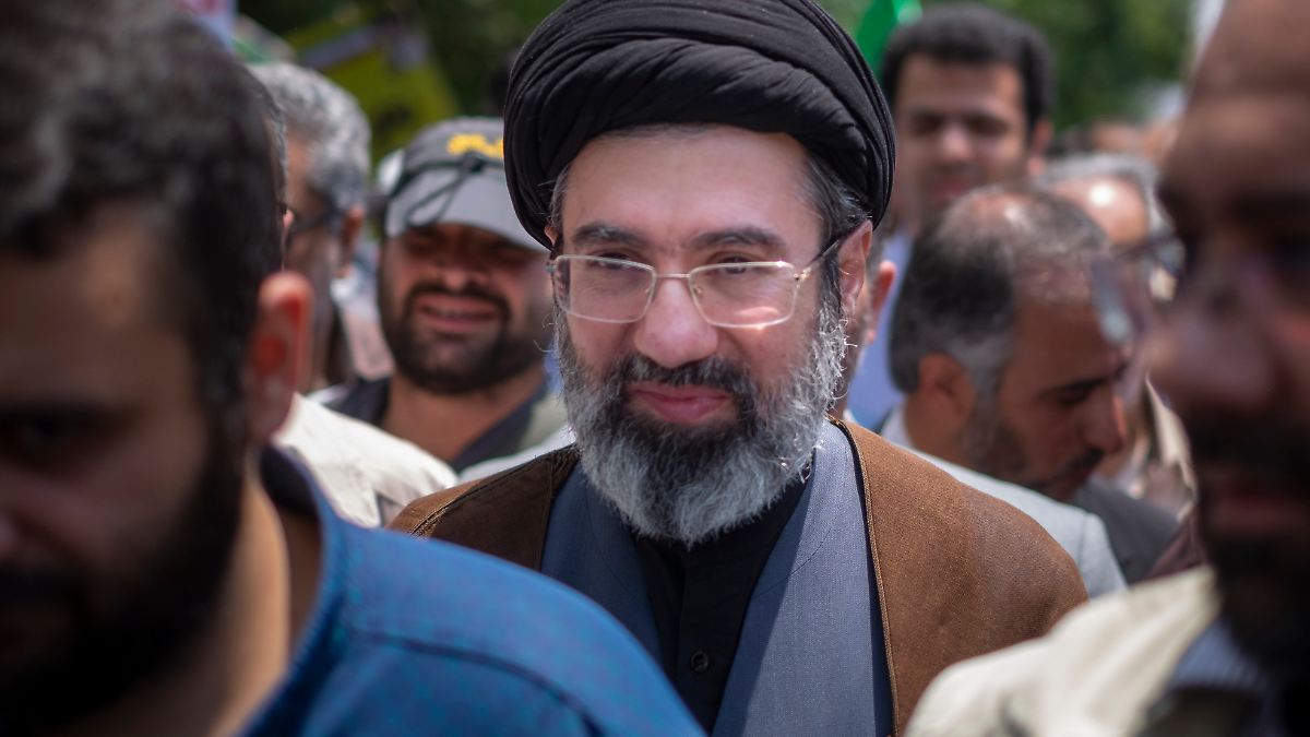 Irans Religionsführer Chamenei soll in Moskauer Klinik sein