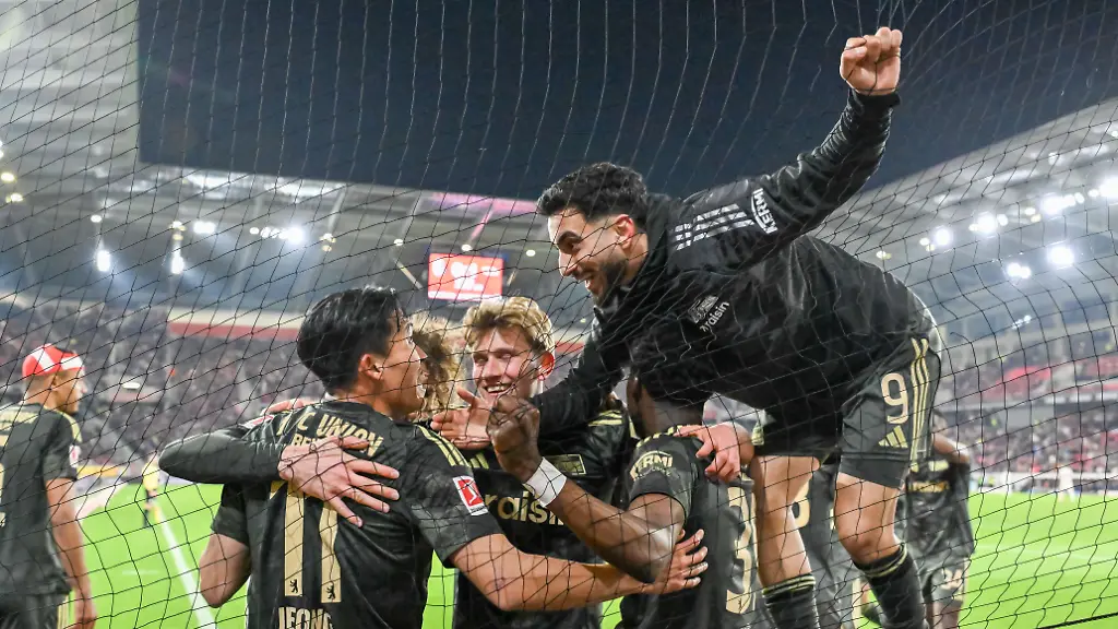 Jubel-zum-Tor-goal-zum-0-1-durch-Wooyeong-Jeong-1-Union-Berlin-11-mit-Livan-Baha-Burcu-1-Union-Berlin-09-GER-Freiburg-1-Union-Berlin-Fussball-Bundesliga-Bundesliga-26-Spieltag-Saison-2025-2026-15-03