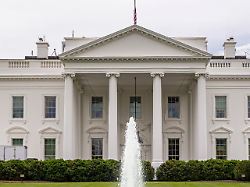 Am Nordeingang des Weißen Hauses: Trumps Ästhetikberater schlägt korinthische Revolution vor