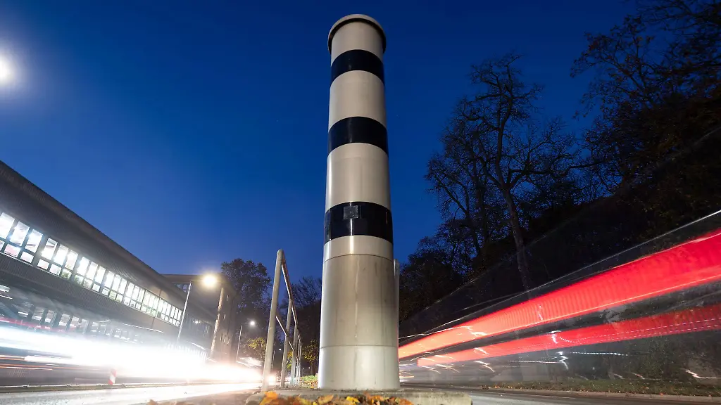 Mit-Radarfallen-nehmen-Kommunen-viel-Geld-ein