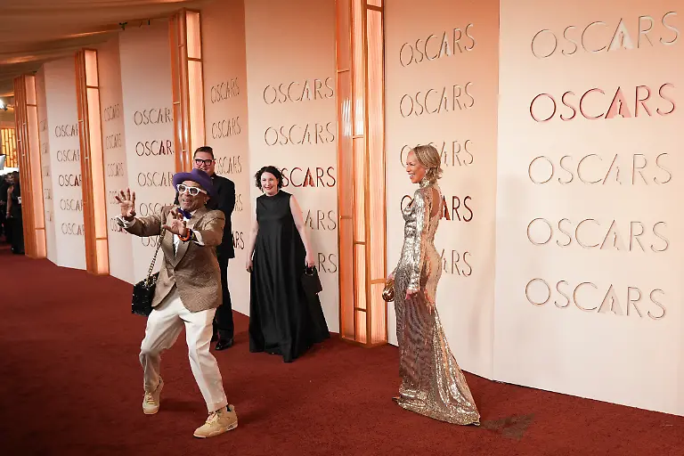 Spike-Lee-left-and-Tonya-Lewis-Lee-arrive-at-the-Oscars-on-Sunday-March-15-2026-at-the-Dolby-Theatre-in-Los-Angeles