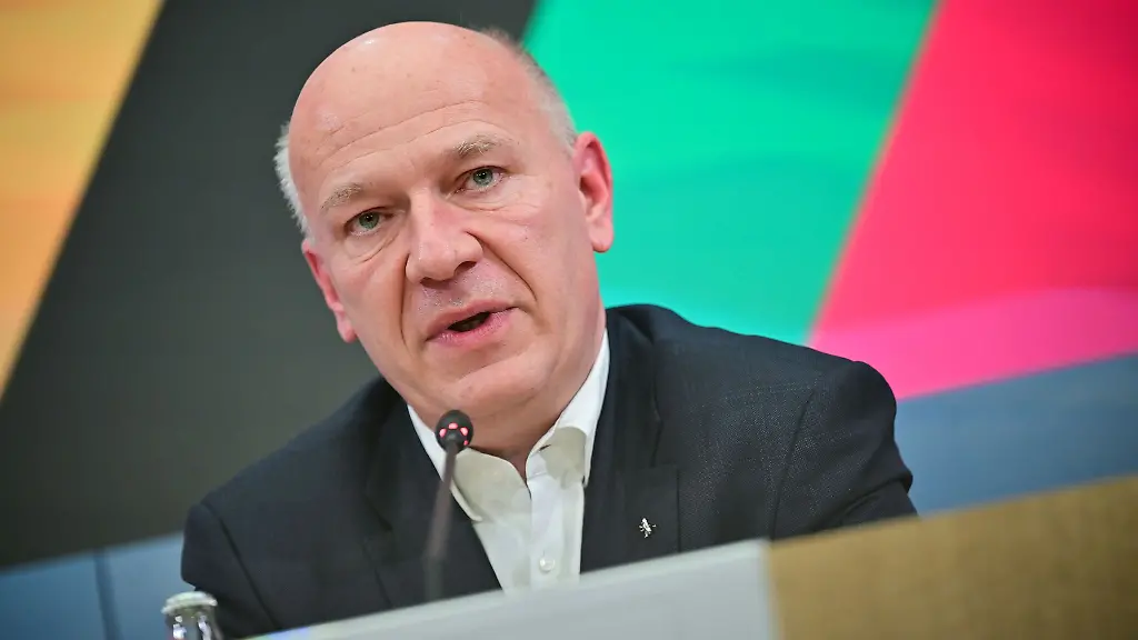 Berlins-Regierender-Buergermeister-wirft-der-Initiative-Berlin-autofrei-vor-die-wirtschaftlichen-und-gesellschaftlichen-Folgen-ihrer-Forderungen-auszublenden