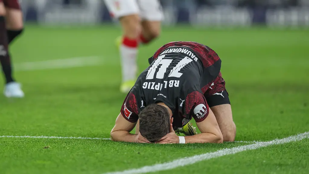 GER-Stuttgart-Stuttgart-vs-RB-Leipzig-Bundesliga-Bundesliga-Fussball-DFB-Spielzeit-2025-2026-MHP-Arena-26-Spieltag-im-Bild-v-l-im-Bild-Christoph-Baumgartner-RB-Leipzig-14-mit-der-grossen-Chance-zur-Fuehrung-Frust-Emotionen-vergeben-DFB-DFL-REGULATIONS-PROHIBIT-ANY-USE-OF-PHOTOGRAPHS-AS-IMAGE-SEQUENCES-AND-OR-QUASI-VIDEO-15-03