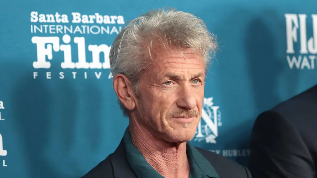 41st-Annual-Santa-Barbara-Film-Festival-Hammond-Cinema-Vanguard-Award-Sean-Penn-attends-the-41st-Annual-Santa-Barbara-International-Film-Festival-Hammond-Cinema-Vanguard-Award-at-Arlington-Theatre-on-February-09-2026-in-Santa-Barbara-California