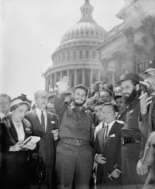 Fidel-Castro-fresh-from-a-visit-to-the-Senate-Foreign-Relations-Committee-poses-in-front-of-the-Capitol-today-The-32-year-old-Cuban-Prime-Minister-paid-an-unheralded-visit-to-the-Capitol-April-17-1959-and-chatted-with-members-of-the-committee