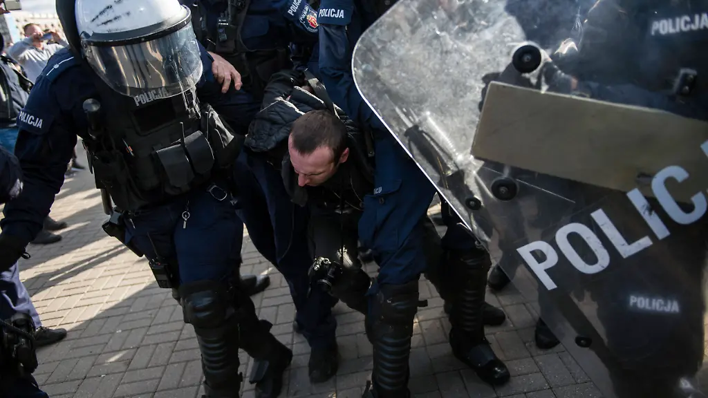 33d719779fc924c30429a6c51484fdc9