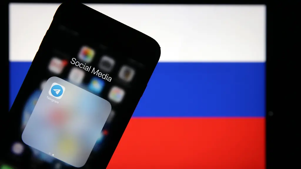 ANKARA-TURKEY-JANUARY-12-Logo-of-Telegram-is-seen-in-front-of-flag-of-Russia-in-Ankara-Turkey-on-January-12-2020