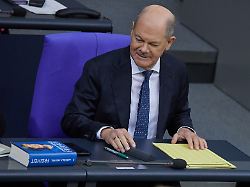 Altkanzler schreibt Buch: Scholz: Politiker-Autobiografien sollten Fehler nicht unerwähnt lassen