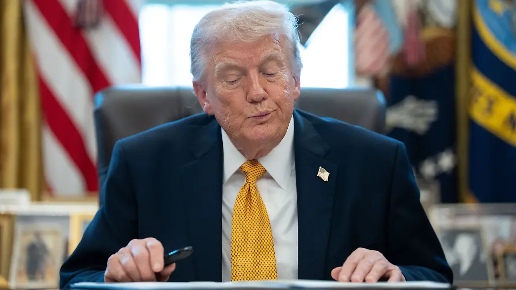 President-Donald-Trump-during-an-Executive-Order-signing-event-in-the-Oval-Office-of-the-White-House-in-Washington-DC-on-Monday-March-16-2026-The-order-will-formally-launch-a-task-force-led-by-Vice-President-JD-Vance-to-investigate-fraud-nationwide