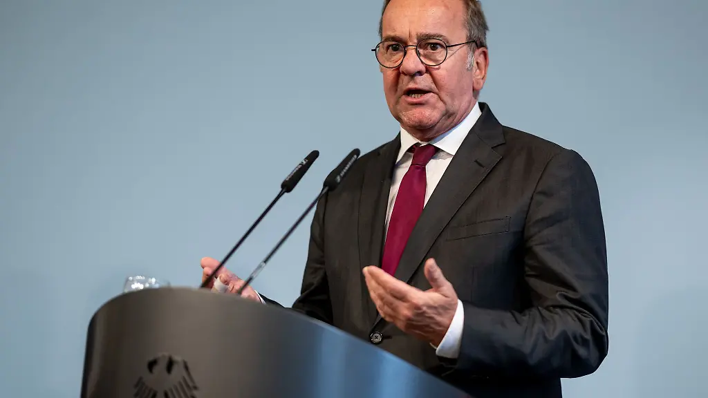 Die-Mitglieder-des-Berliner-Senats-wollen-sich-mit-Verteidigungsminister-Boris-Pistorius-SPD-beraten